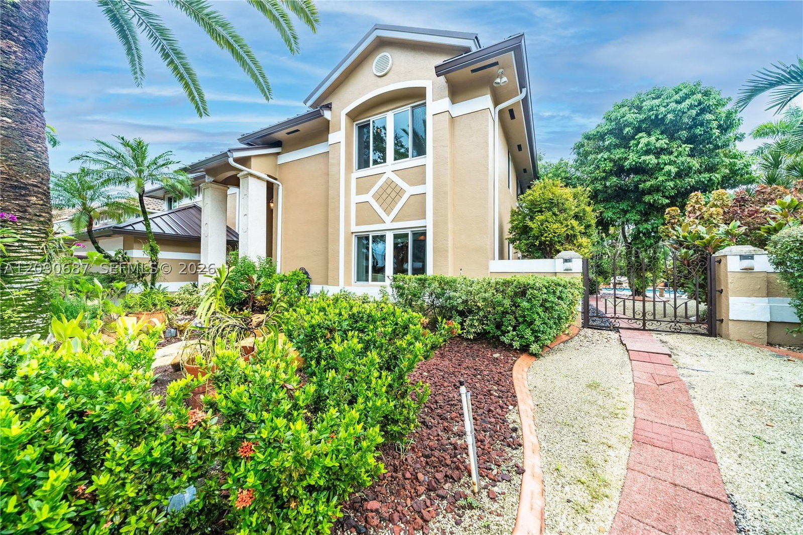 Real estate property located at 15935 82nd Ct, Miami-dade, Graham West, Miami Lakes, FL