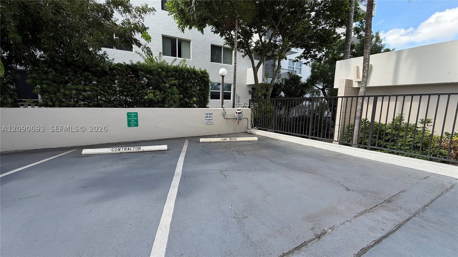 Real estate property located at 1401 Ocean Blvd #1001, Broward, Emerald Tower Condo, Pompano Beach, FL