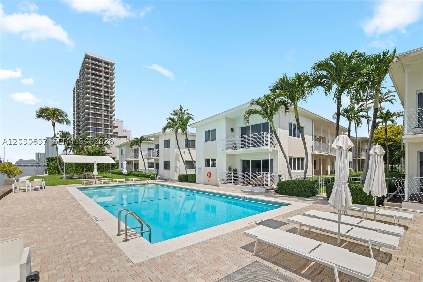 Real estate property located at 1130 Venetian Way #1D, Miami-dade, Sandpiper Villas Co-op, Miami, FL