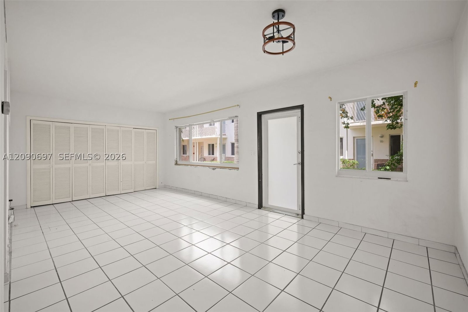 Real estate property located at 1130 Venetian Way #1D, Miami-dade, Sandpiper Villas Co-op, Miami, FL