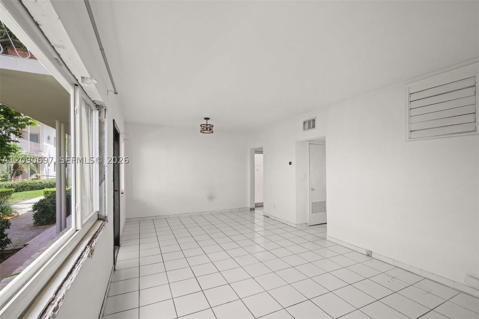 Real estate property located at 1130 Venetian Way #1D, Miami-dade, Sandpiper Villas Co-op, Miami, FL