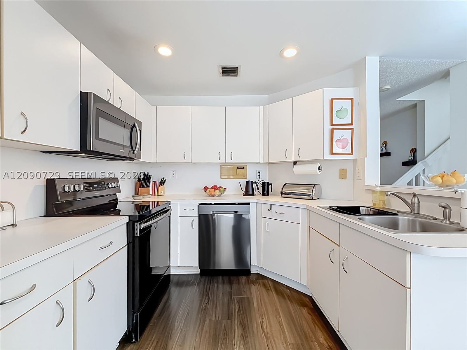 Real estate property located at 5073 114th Ct, Miami-dade, Doral Landings Townhomes, Doral, FL