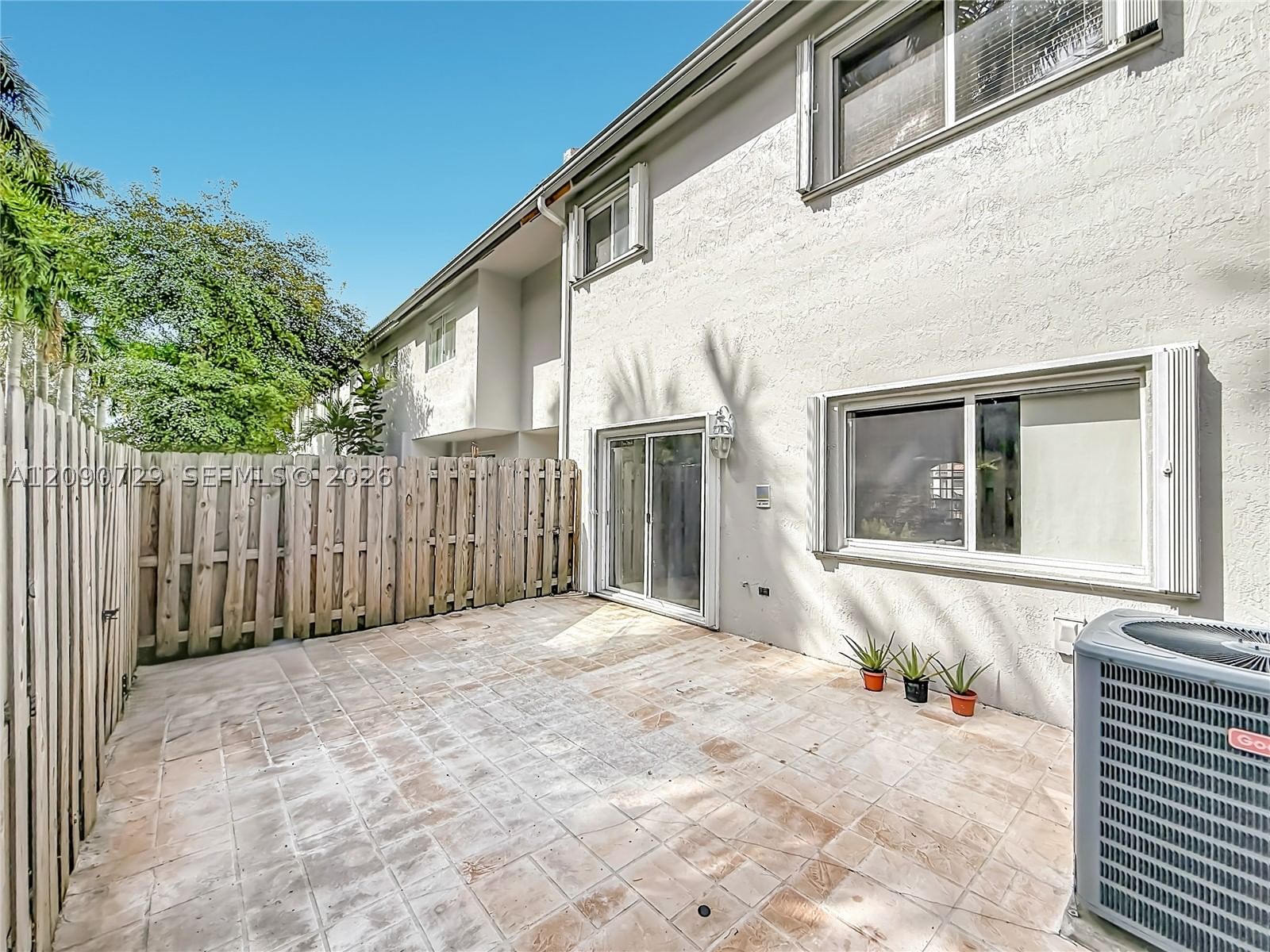 Real estate property located at 5073 114th Ct, Miami-dade, Doral Landings Townhomes, Doral, FL
