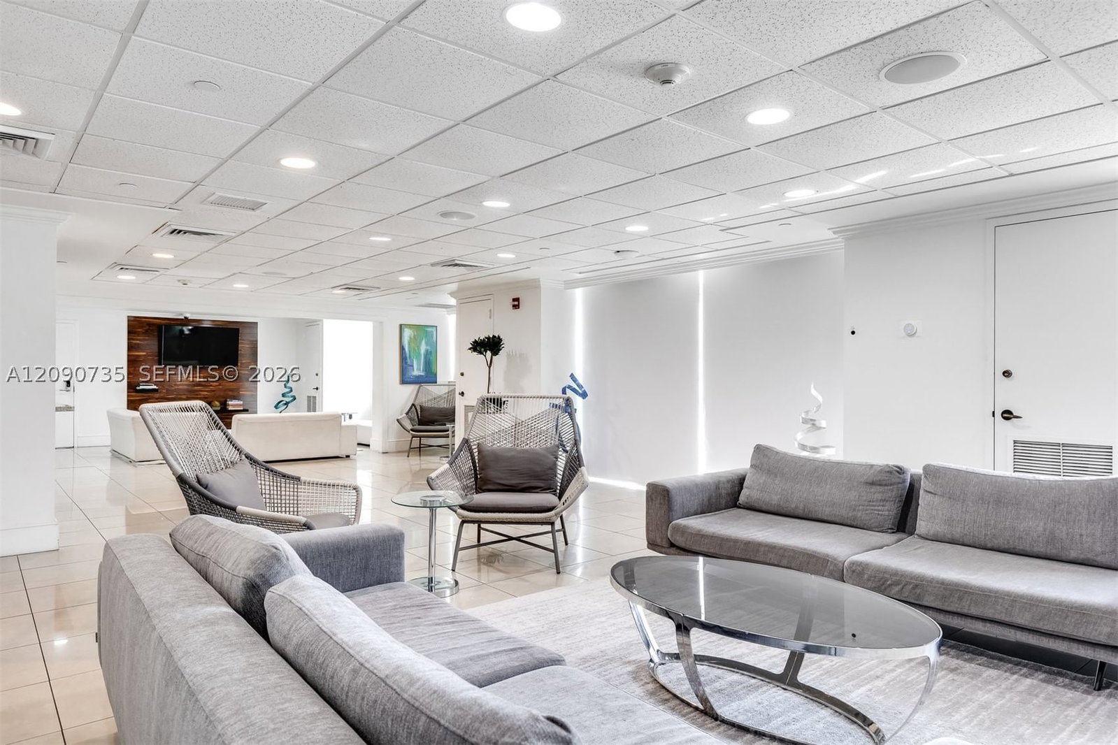 Real estate property located at 650 west ave #2710, Miami-dade, The Floridian Condo, Miami Beach, FL