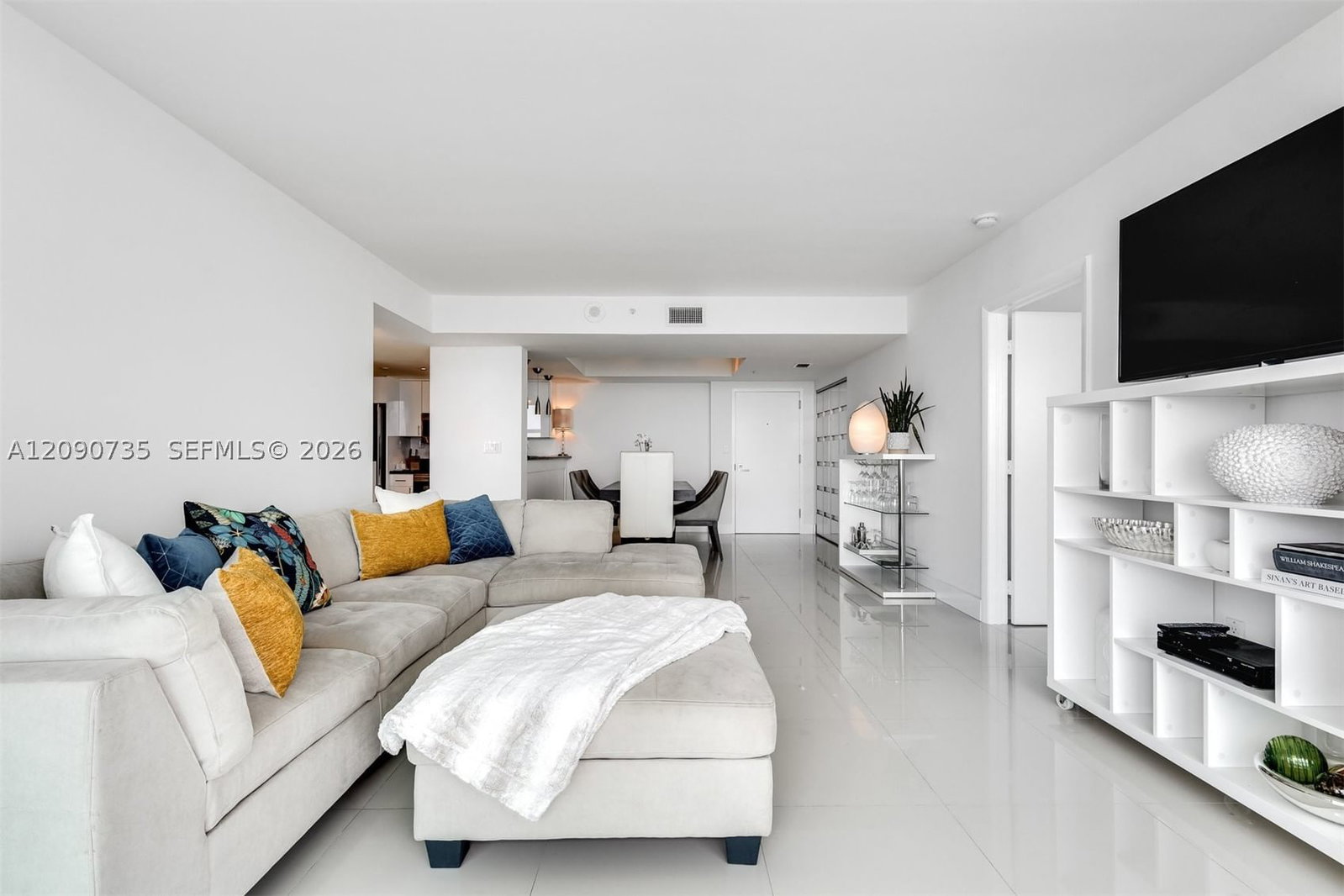 Real estate property located at 650 west ave #2710, Miami-dade, The Floridian Condo, Miami Beach, FL