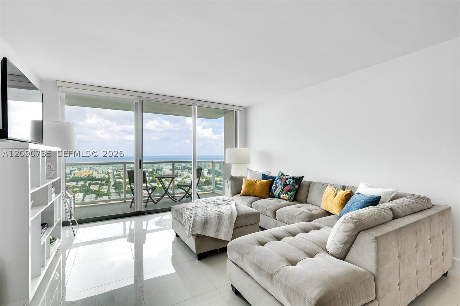 Real estate property located at 650 west ave #2710, Miami-dade, The Floridian Condo, Miami Beach, FL