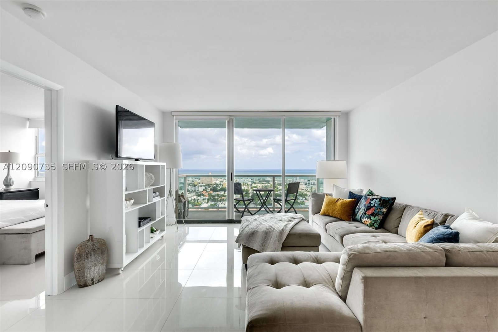 Real estate property located at 650 west ave #2710, Miami-dade, The Floridian Condo, Miami Beach, FL