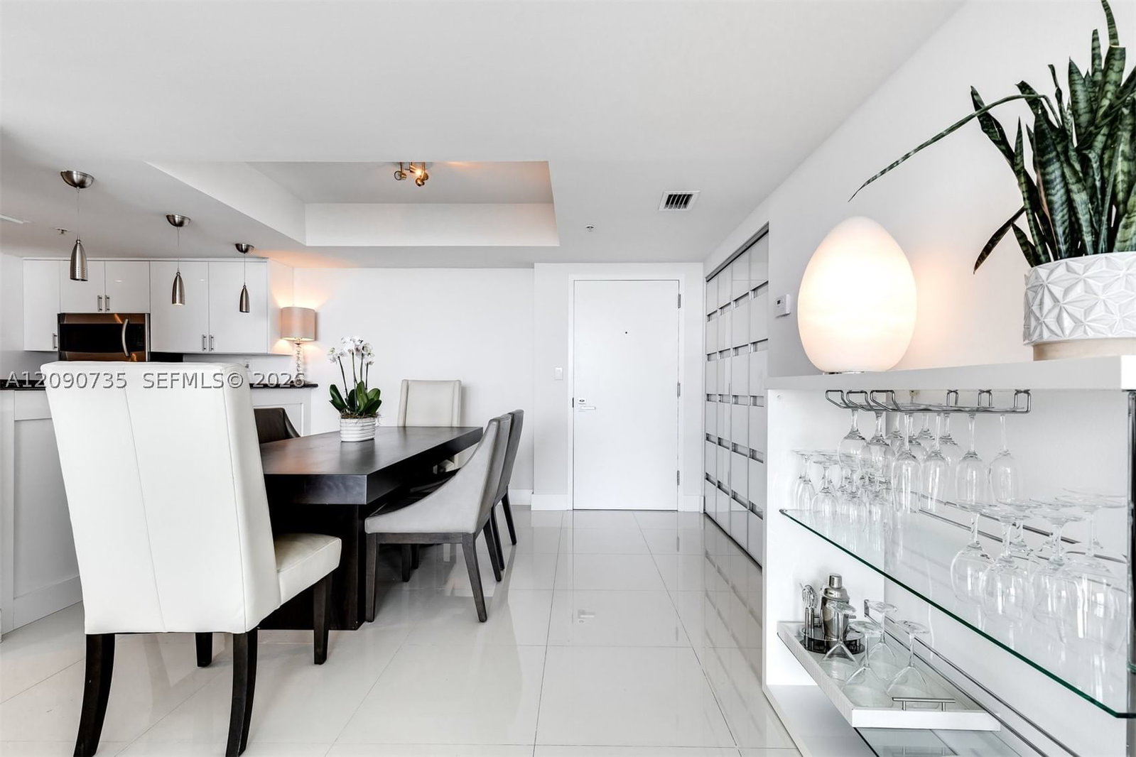 Real estate property located at 650 west ave #2710, Miami-dade, The Floridian Condo, Miami Beach, FL