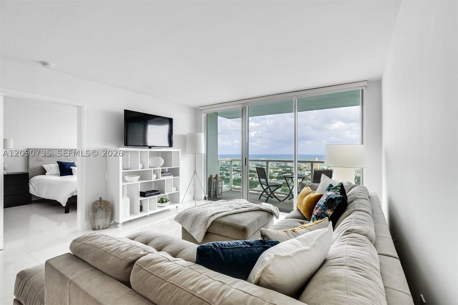Real estate property located at 650 west ave #2710, Miami-dade, The Floridian Condo, Miami Beach, FL
