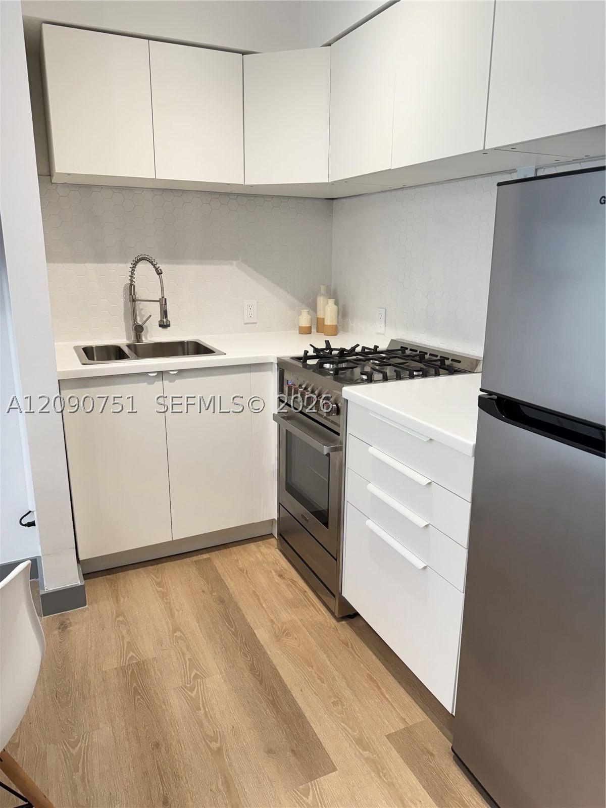 Real estate property located at 1320 Drexel Ave #302, Miami-dade, Windsor Plaza Condo, Miami Beach, FL