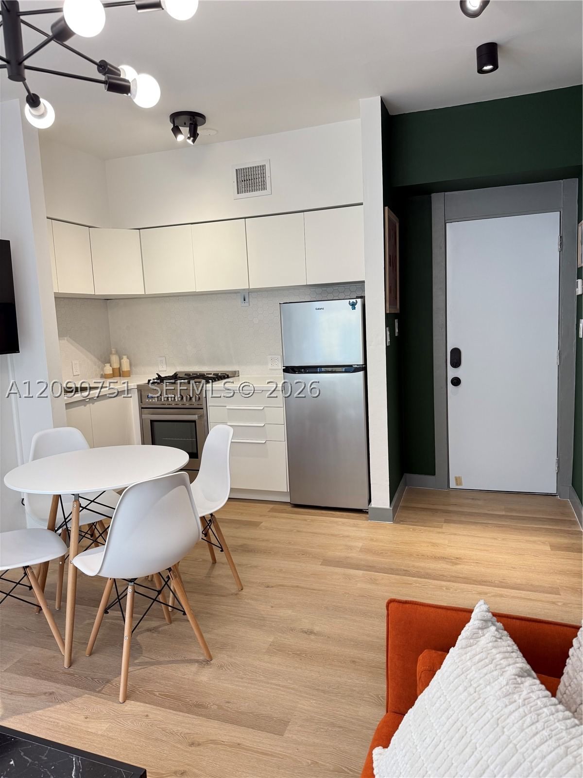 Real estate property located at 1320 Drexel Ave #302, Miami-dade, Windsor Plaza Condo, Miami Beach, FL