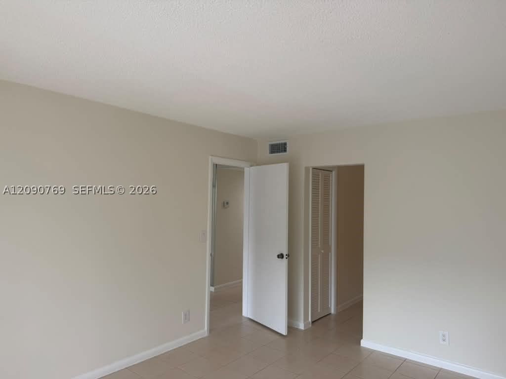 Real estate property located at 330 2nd St #202E, Broward, Third Gulfstream Garden, Hallandale Beach, FL