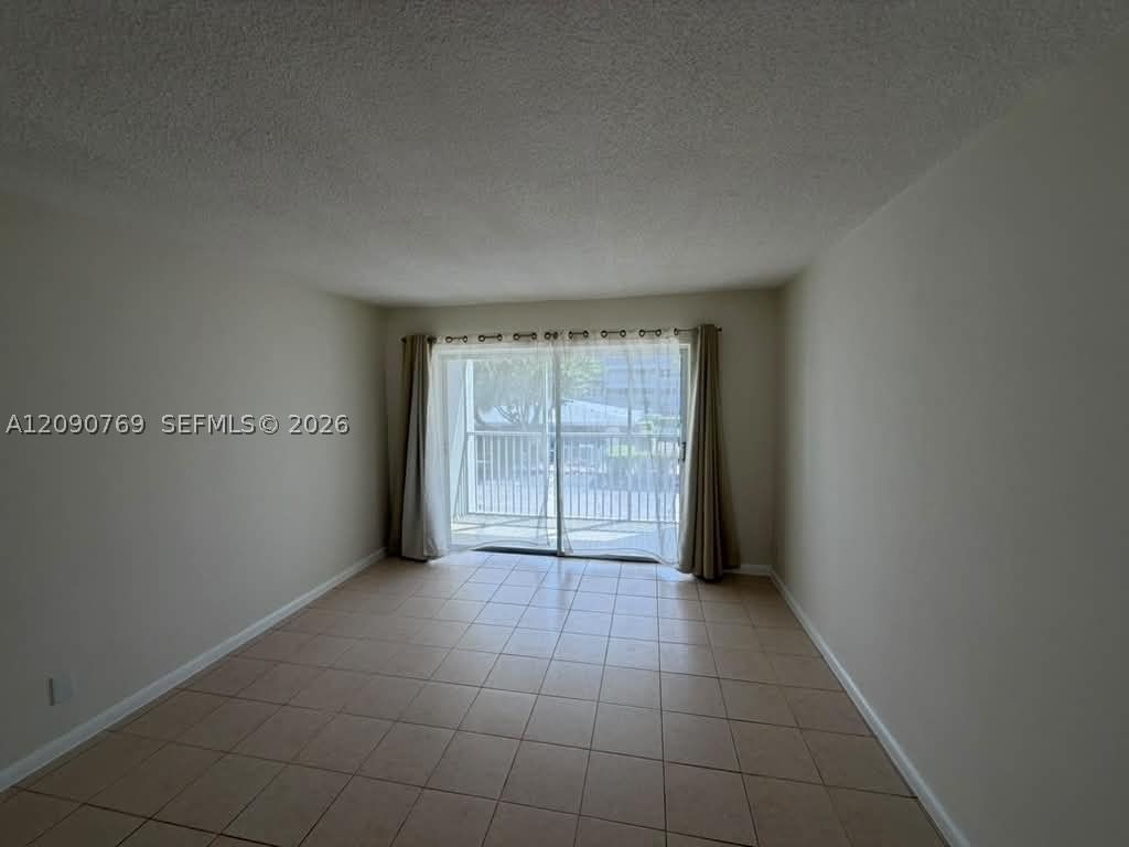 Real estate property located at 330 2nd St #202E, Broward, Third Gulfstream Garden, Hallandale Beach, FL
