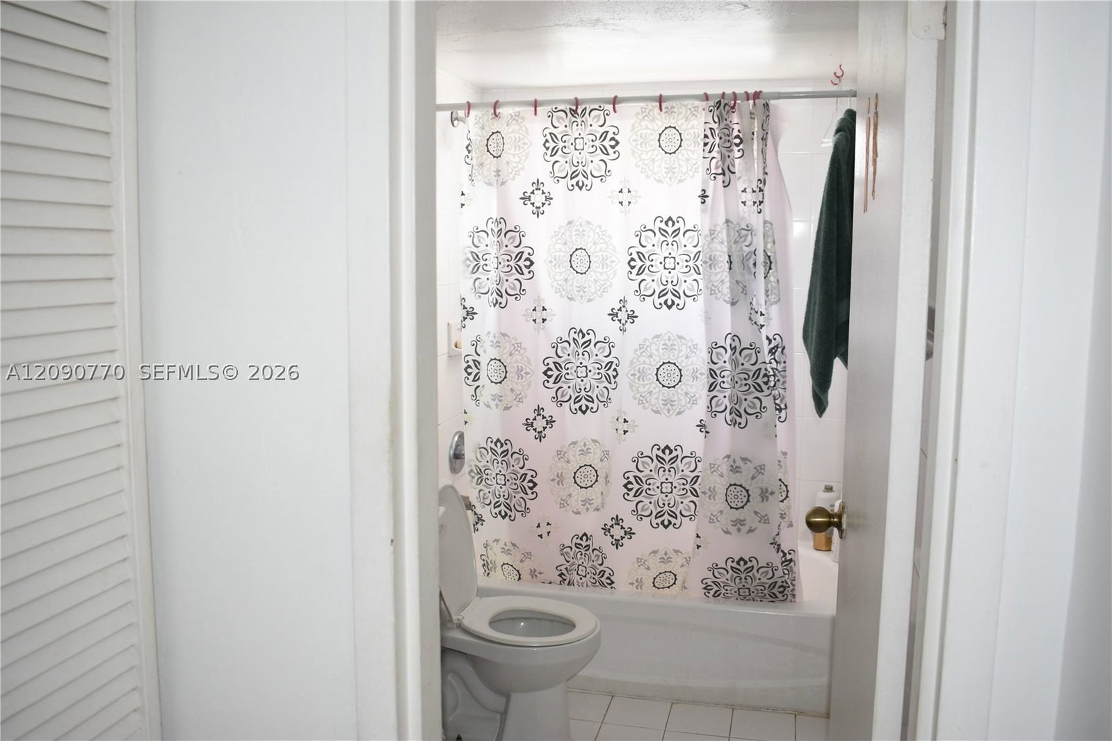 Real estate property located at , Miami-dade, Waterway Plaza Condo, Miami Beach, FL
