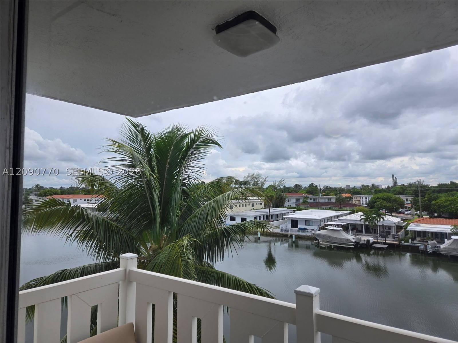 Real estate property located at , Miami-dade, Waterway Plaza Condo, Miami Beach, FL