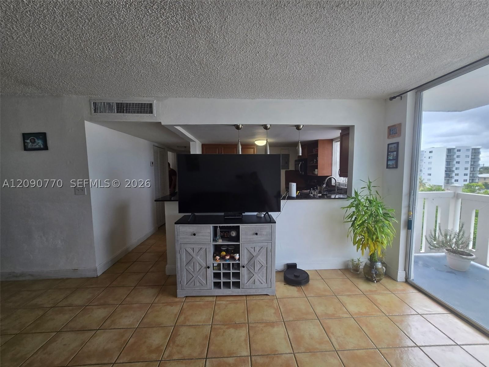 Real estate property located at , Miami-dade, Waterway Plaza Condo, Miami Beach, FL