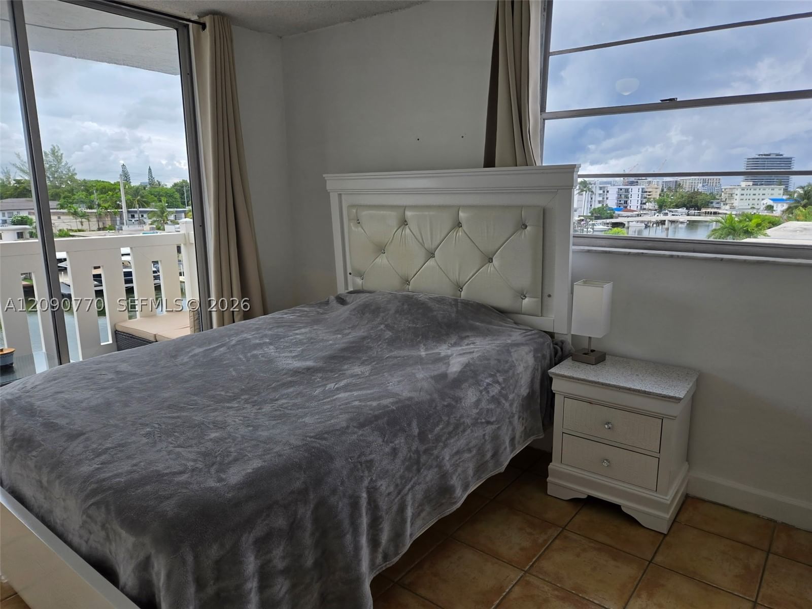 Real estate property located at , Miami-dade, Waterway Plaza Condo, Miami Beach, FL