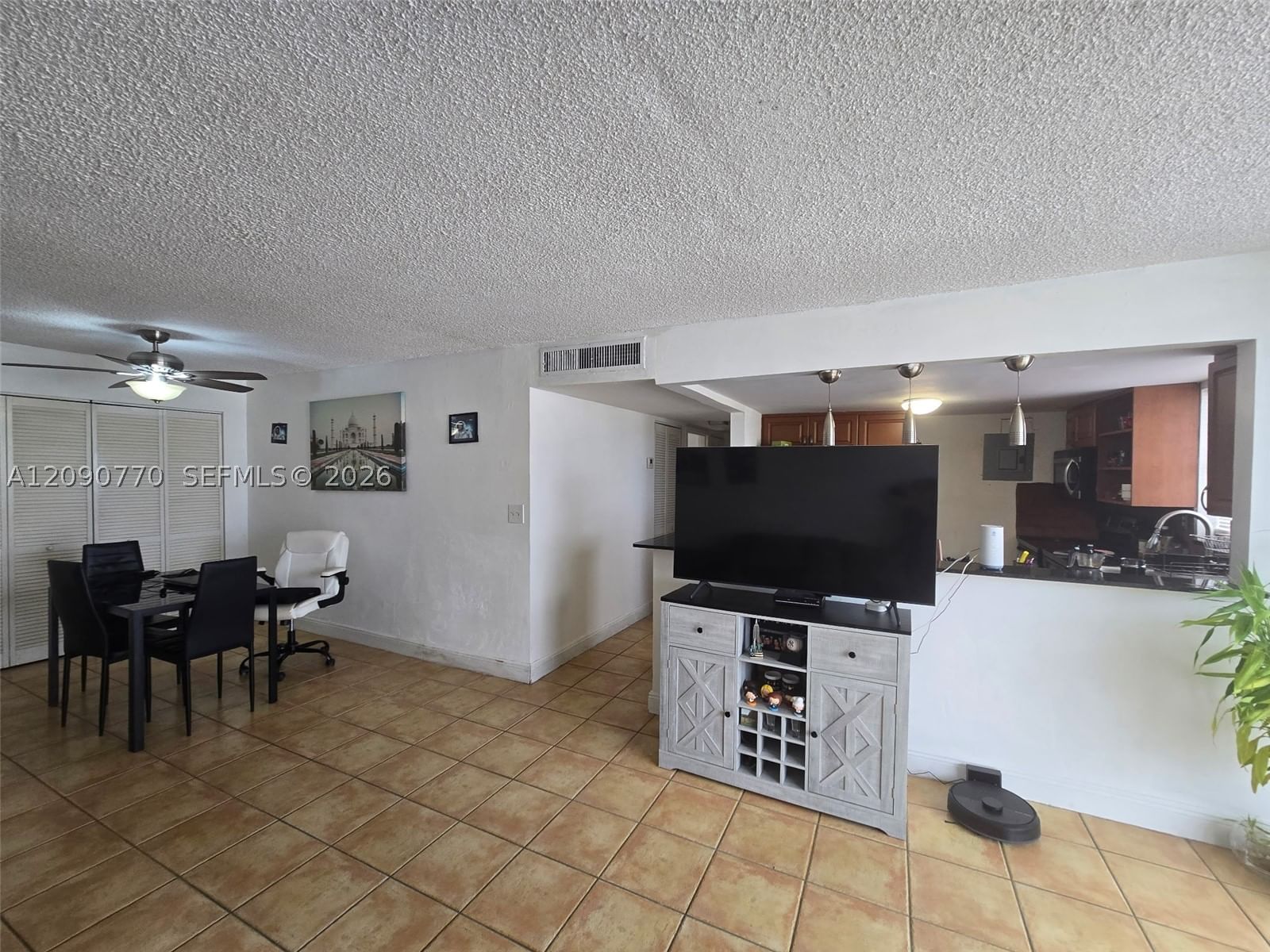 Real estate property located at , Miami-dade, Waterway Plaza Condo, Miami Beach, FL