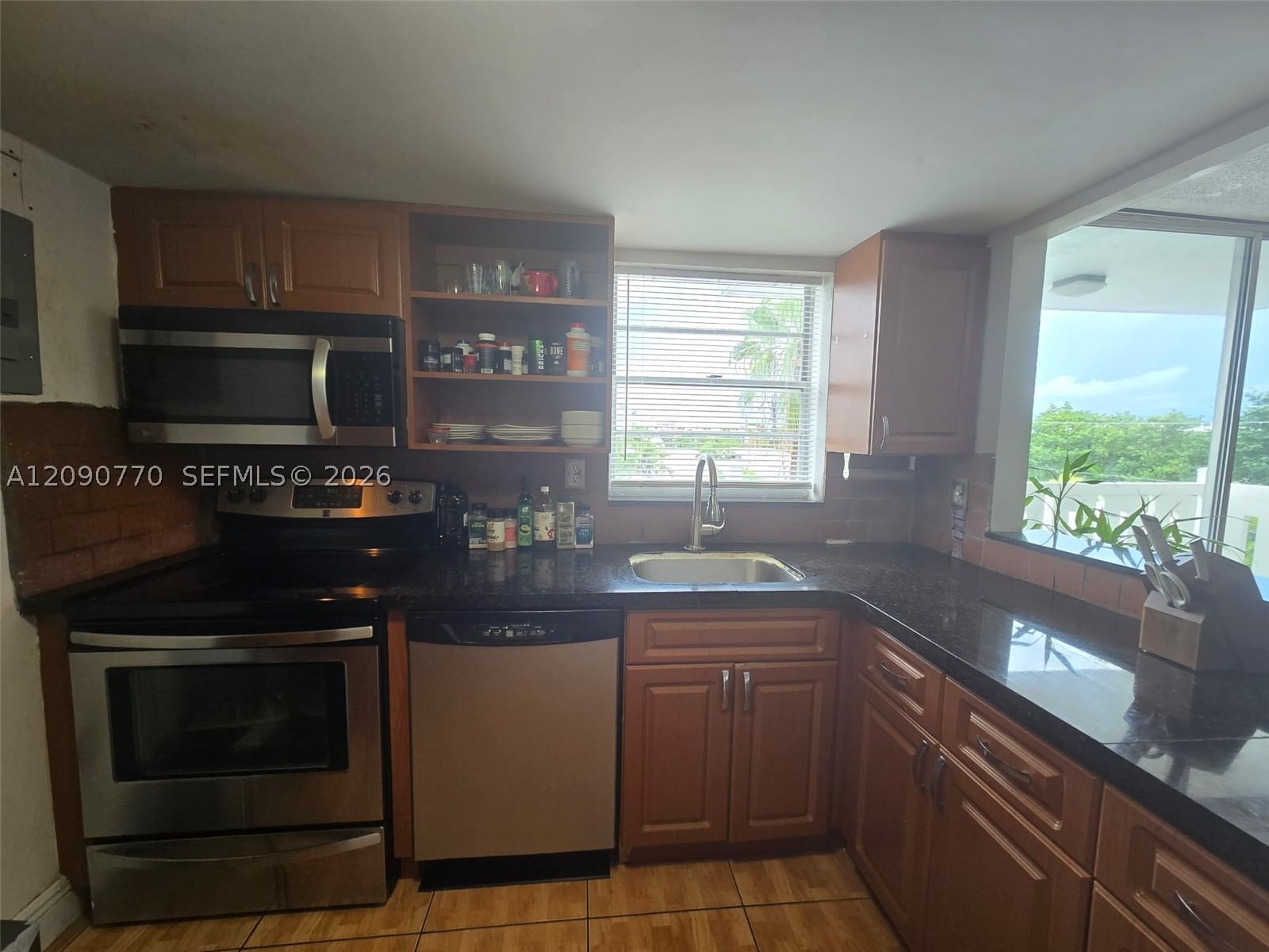 Real estate property located at , Miami-dade, Waterway Plaza Condo, Miami Beach, FL