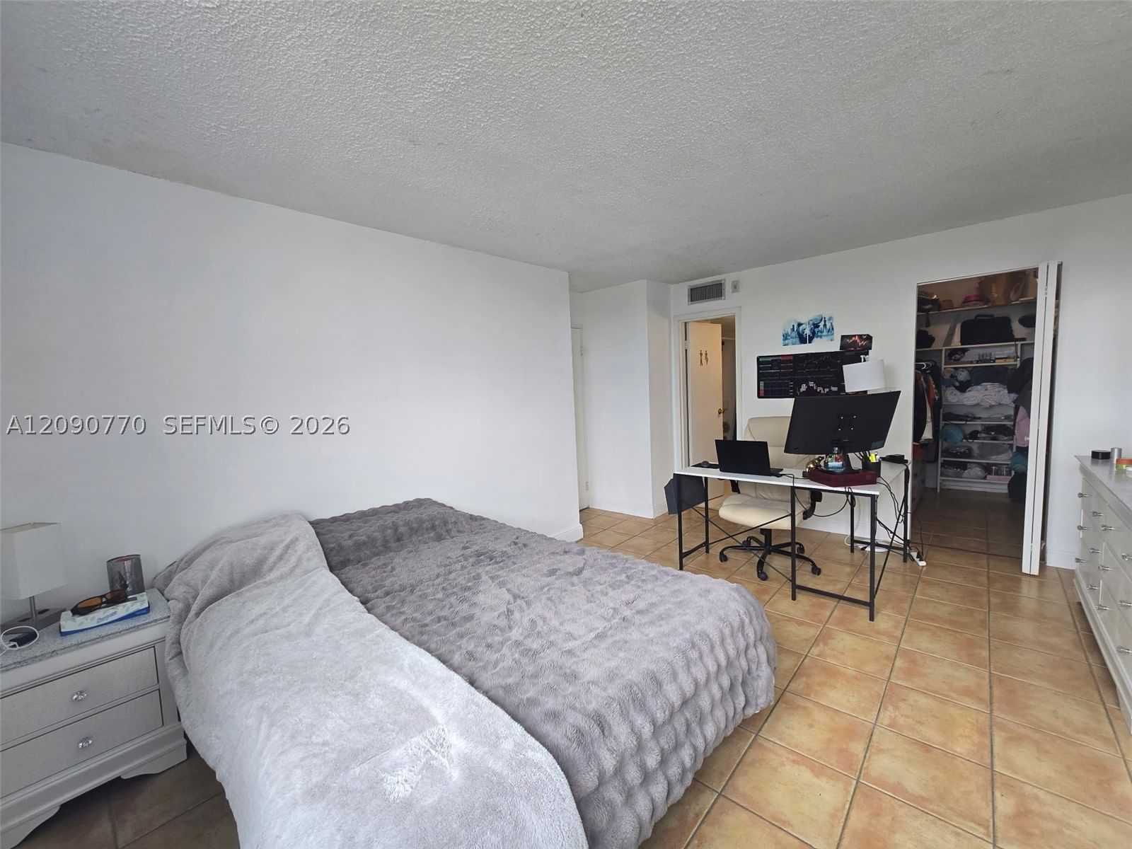 Real estate property located at , Miami-dade, Waterway Plaza Condo, Miami Beach, FL