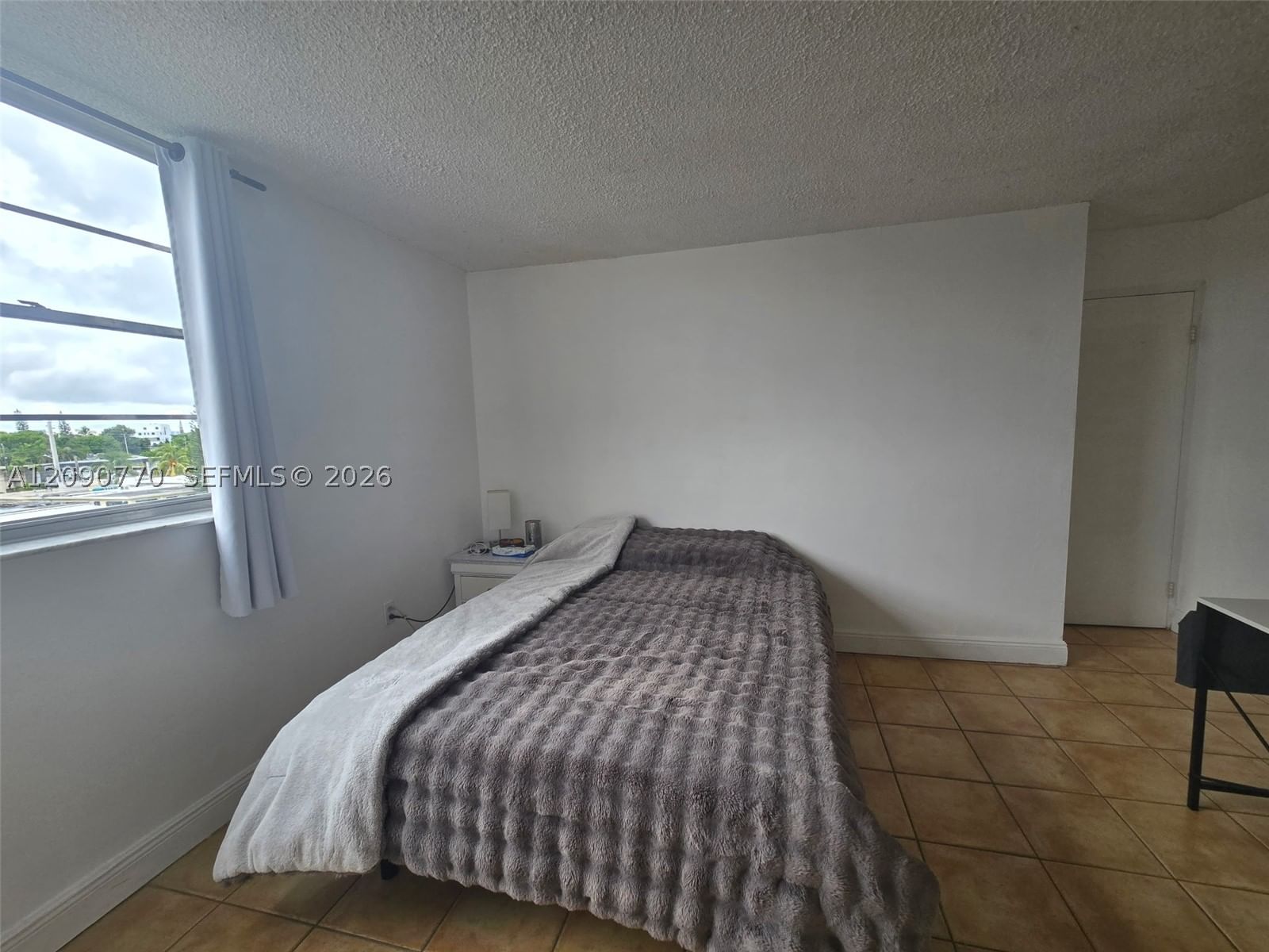 Real estate property located at , Miami-dade, Waterway Plaza Condo, Miami Beach, FL