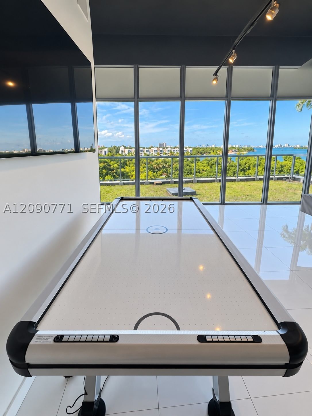 Real estate property located at 601 36th St #3105, Miami-dade, Blue Condo, Miami, FL