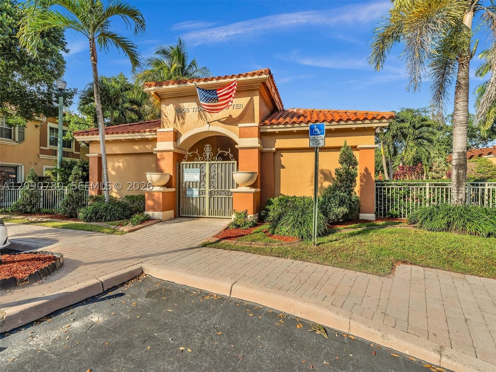 Real estate property located at 2150 Anchor Ct #2310, Broward, Villas At Harbor Isles Co, Dania Beach, FL