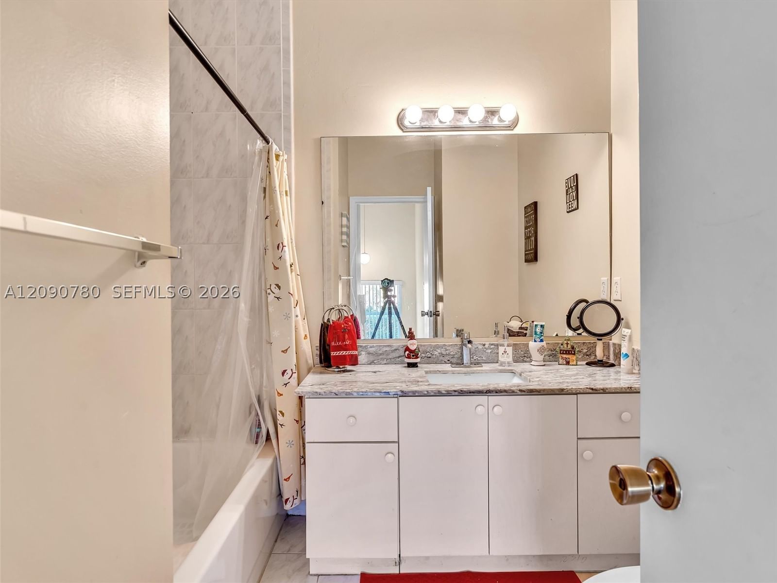 Real estate property located at 2150 Anchor Ct #2310, Broward, Villas At Harbor Isles Co, Dania Beach, FL