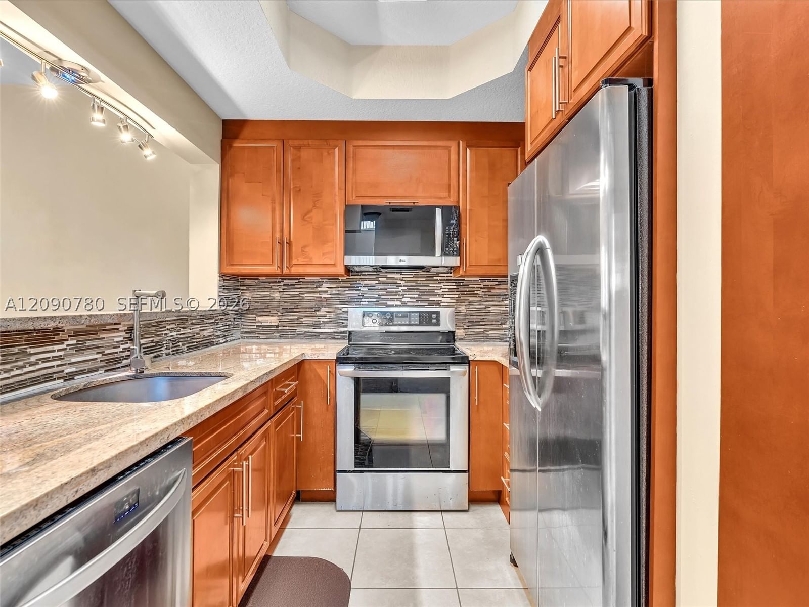 Real estate property located at 2150 Anchor Ct #2310, Broward, Villas At Harbor Isles Co, Dania Beach, FL