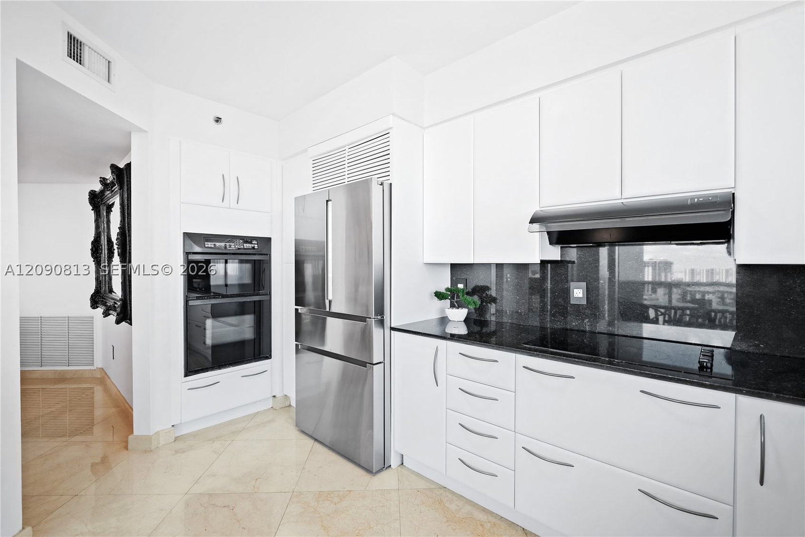 Real estate property located at 19111 Collins Ave #2207, Miami-dade, Ocean Two Condo, Sunny Isles Beach, FL