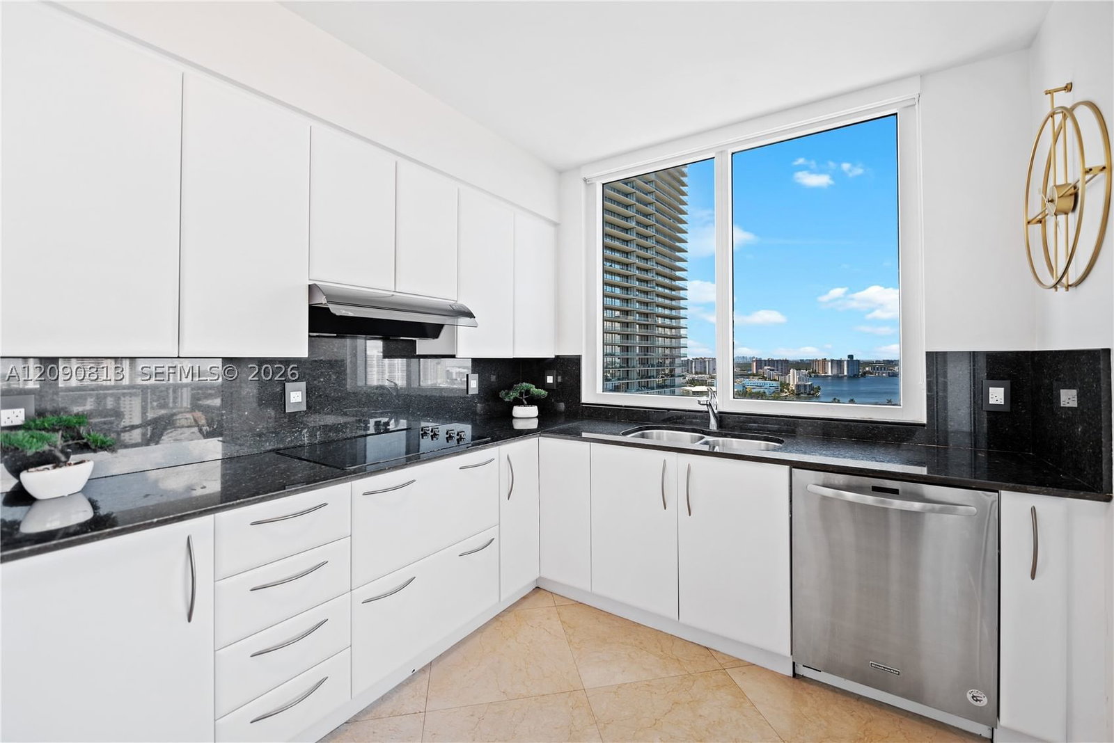 Real estate property located at 19111 Collins Ave #2207, Miami-dade, Ocean Two Condo, Sunny Isles Beach, FL