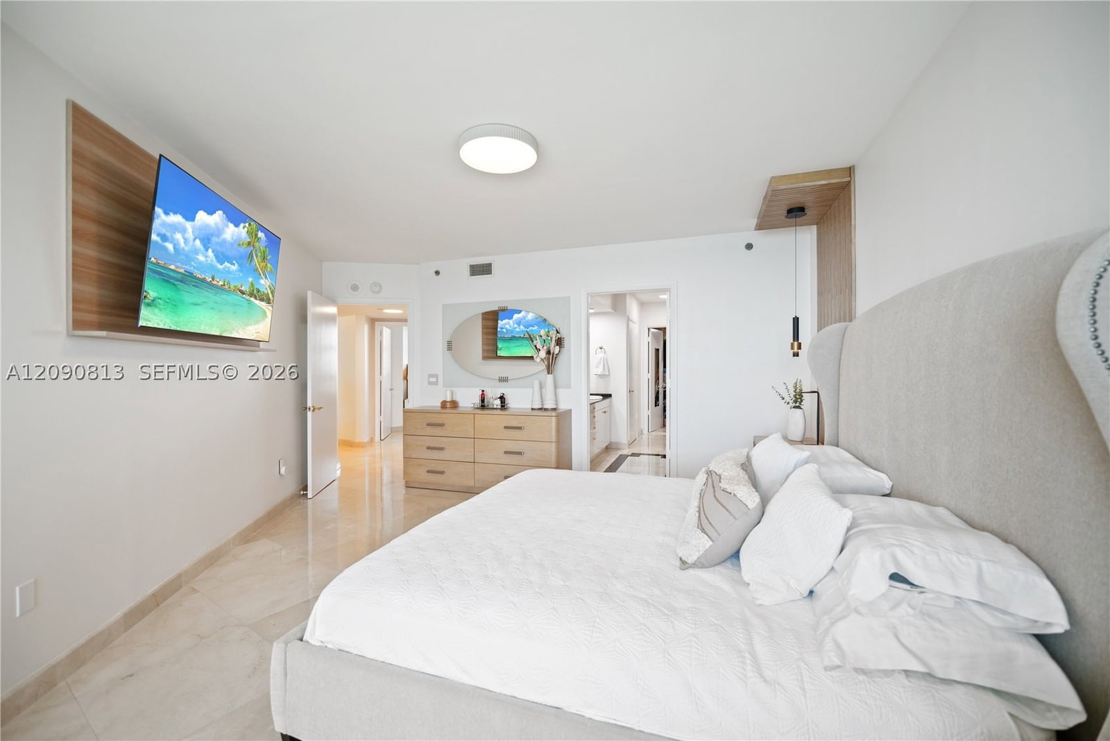 Real estate property located at 19111 Collins Ave #2207, Miami-dade, Ocean Two Condo, Sunny Isles Beach, FL