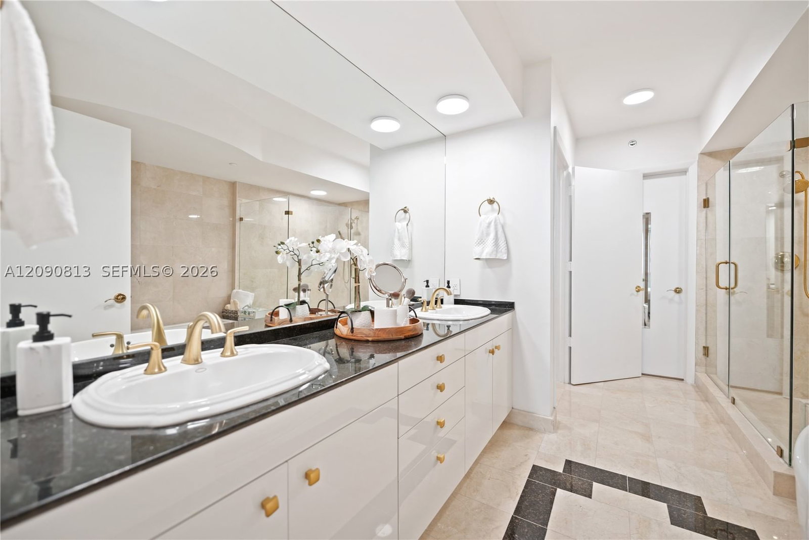 Real estate property located at 19111 Collins Ave #2207, Miami-dade, Ocean Two Condo, Sunny Isles Beach, FL