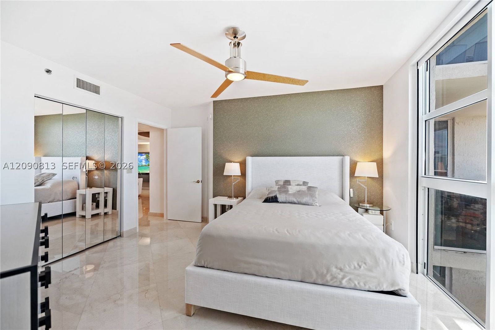 Real estate property located at 19111 Collins Ave #2207, Miami-dade, Ocean Two Condo, Sunny Isles Beach, FL