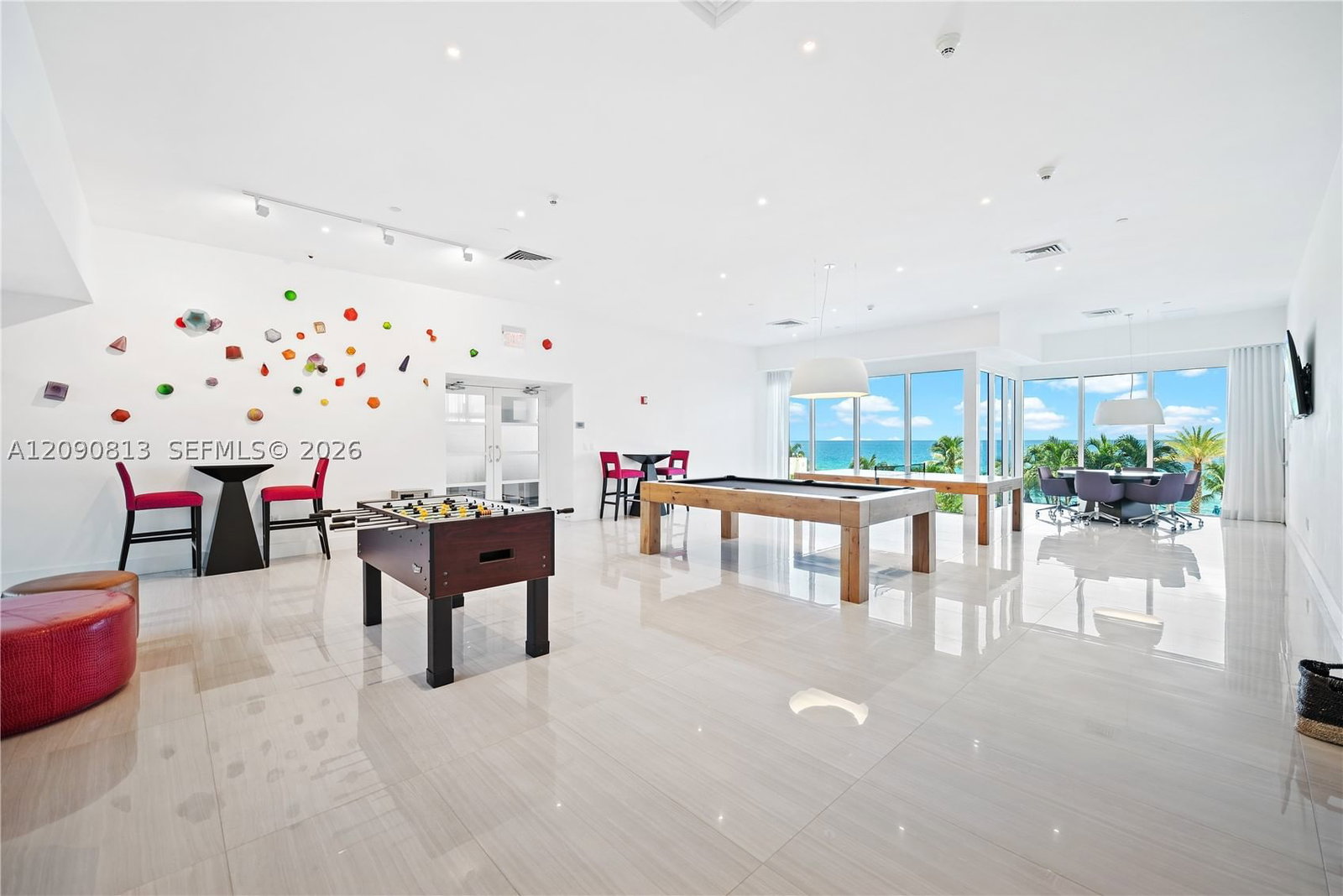 Real estate property located at 19111 Collins Ave #2207, Miami-dade, Ocean Two Condo, Sunny Isles Beach, FL