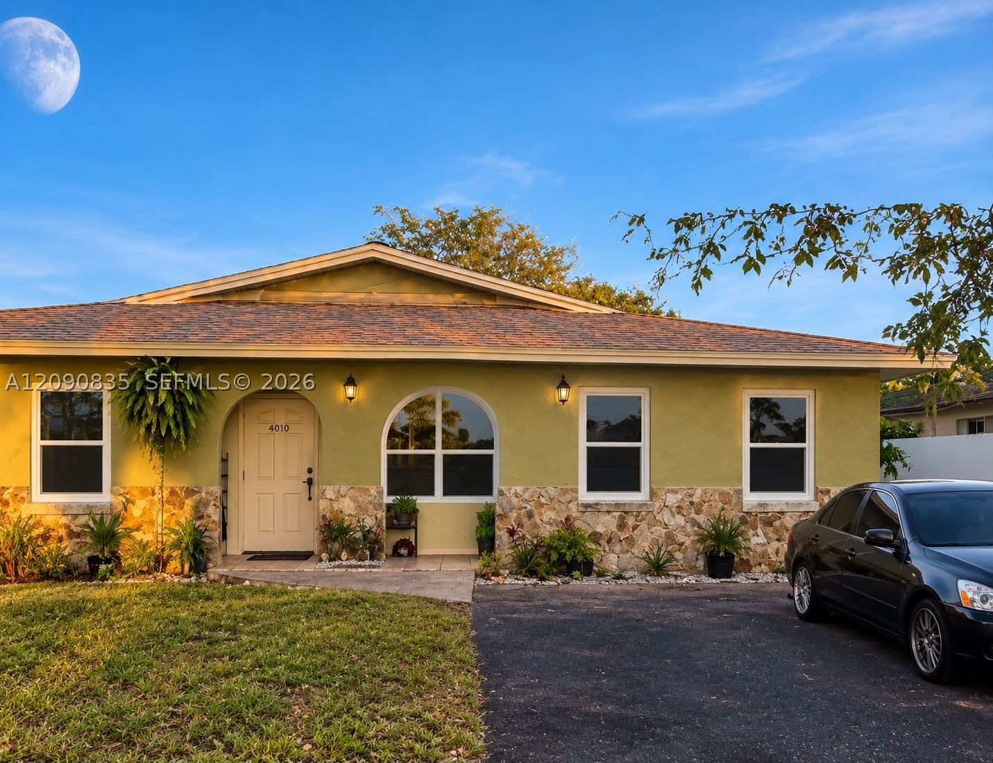 Real estate property located at 4610 43rd Ter, Broward, Gold Coast Twin Villas We, Dania Beach, FL