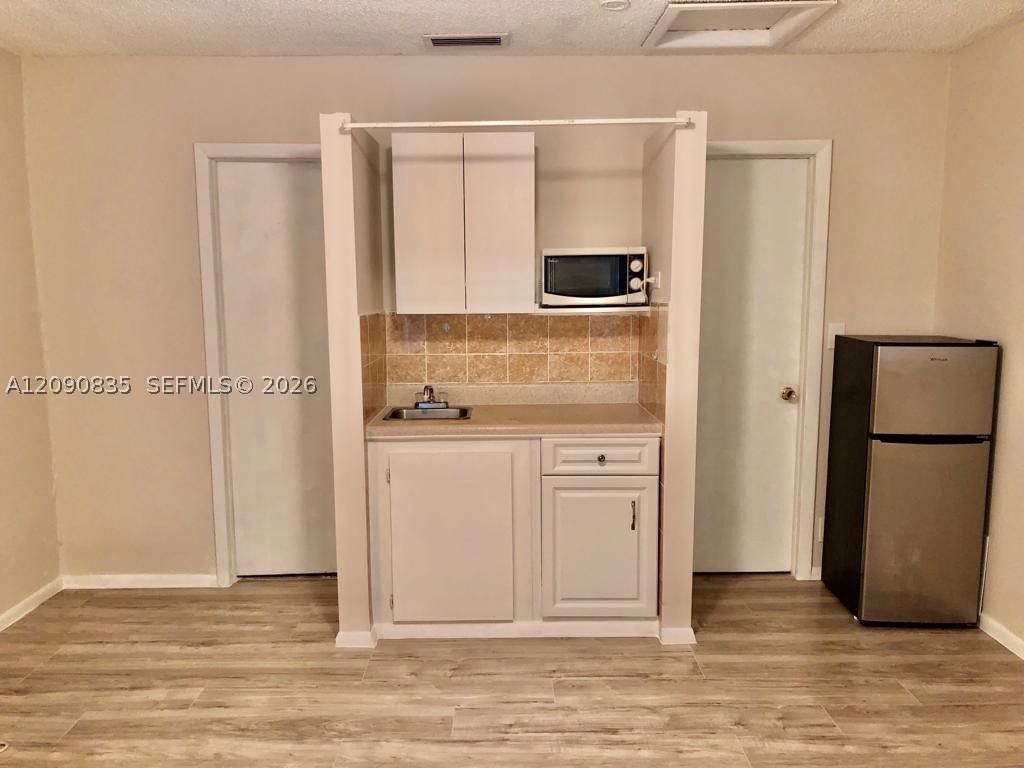Real estate property located at 4610 43rd Ter, Broward, Gold Coast Twin Villas We, Dania Beach, FL
