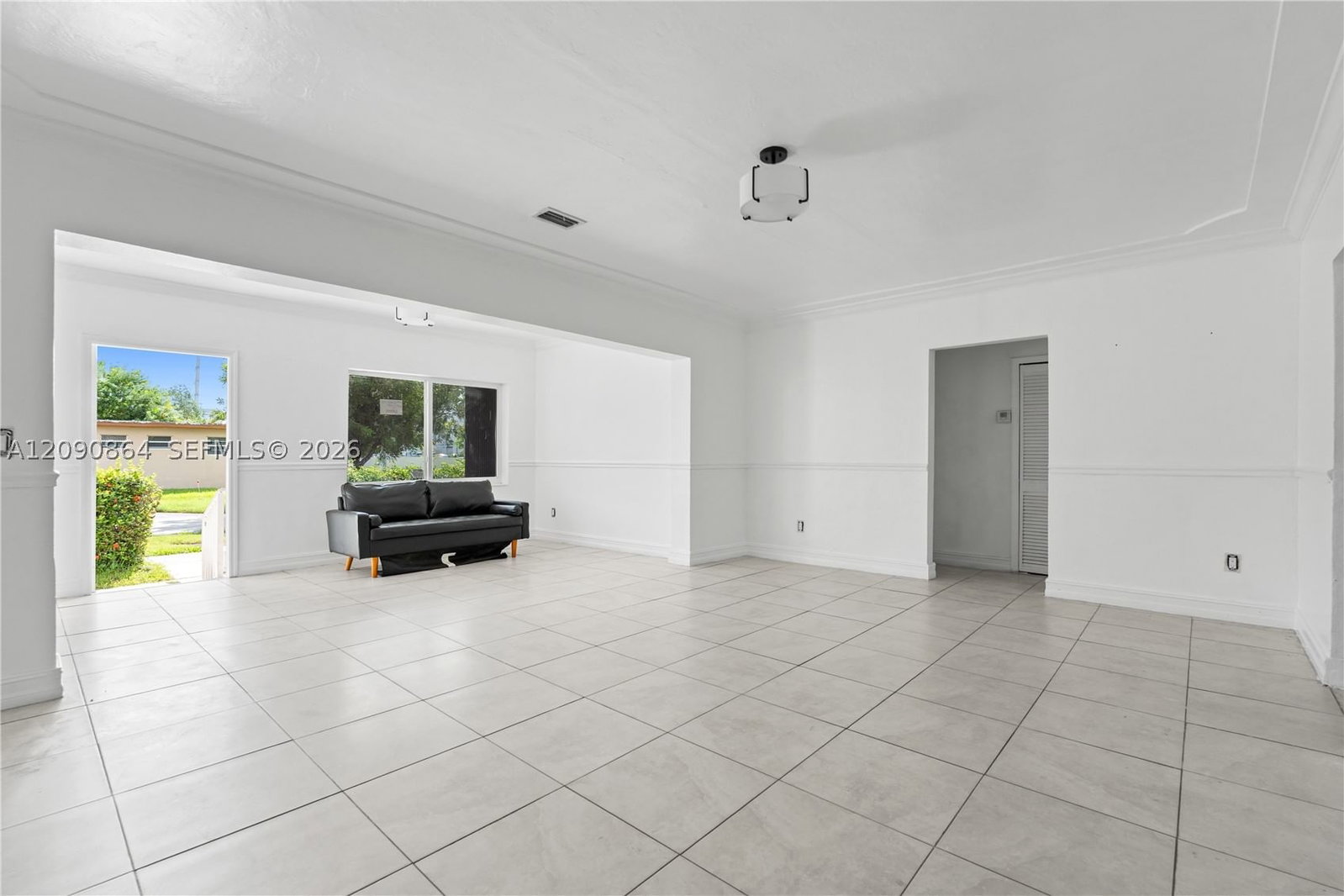 Real estate property located at 580 Lee Dr, Miami-dade, Edgewater Park Amd Pl, Miami Springs, FL