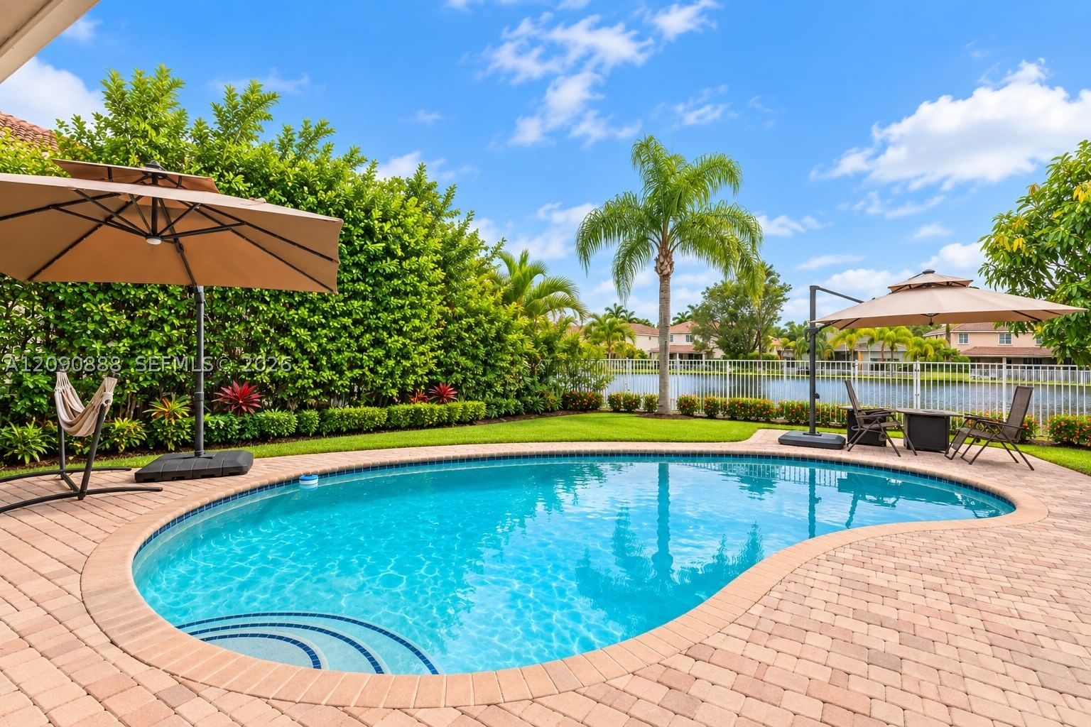 Real estate property located at 1654 Bunting Ln, Broward, Sector 2-parcels 1 2 3 4, Weston, FL