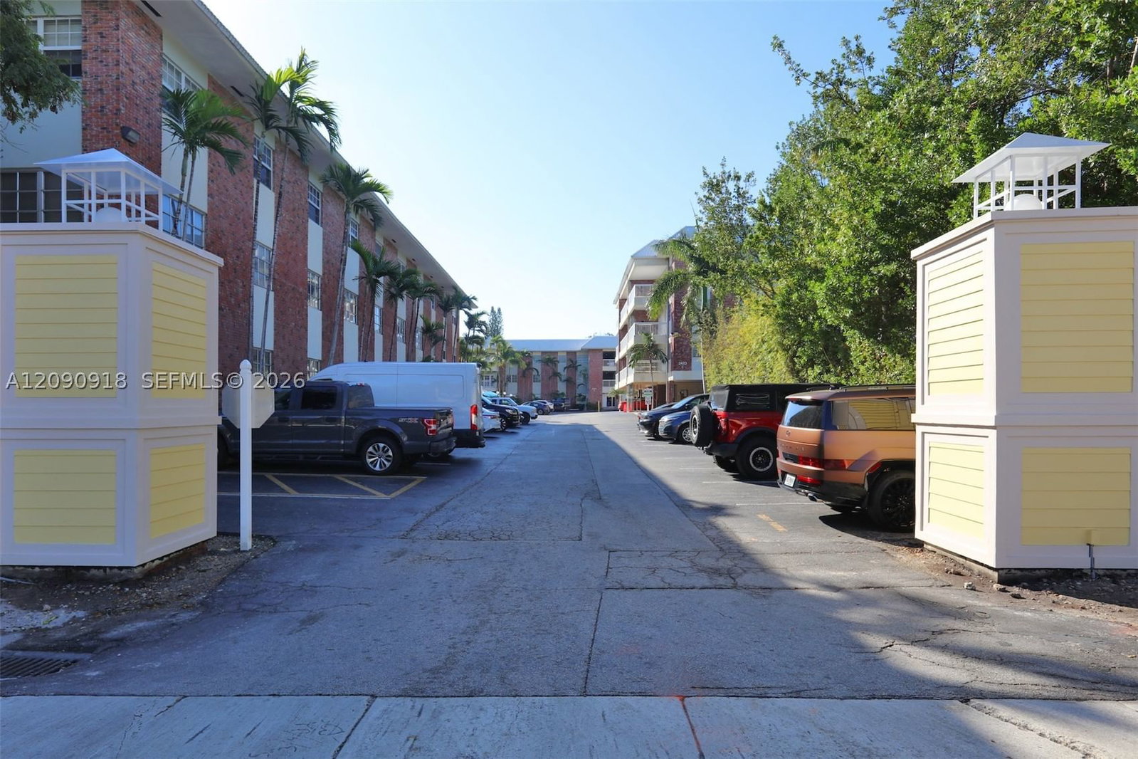 Real estate property located at 2424 17th Cswy #205B, Broward, Village At Harbor Beach C, Fort Lauderdale, FL
