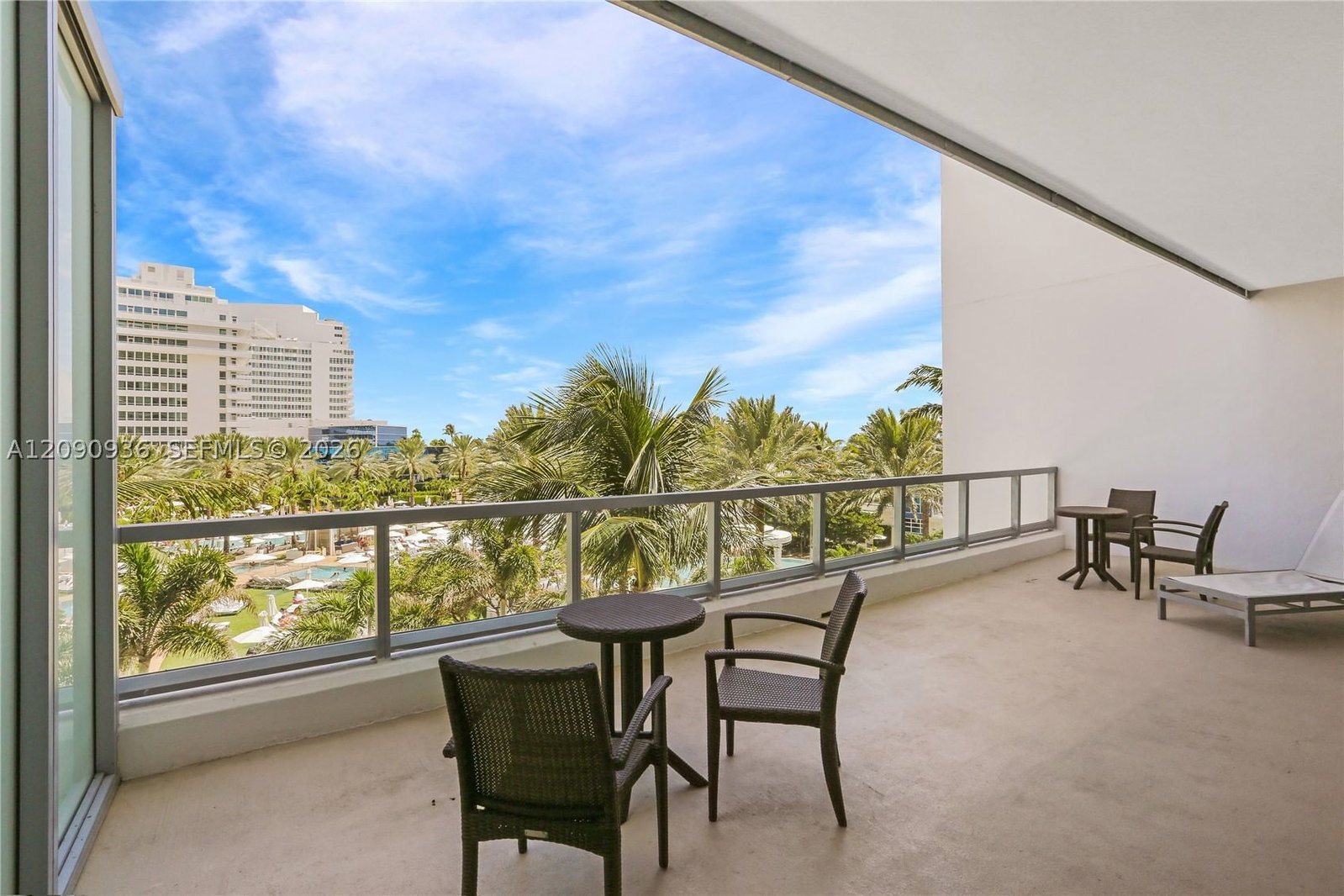 Real estate property located at 4391 Collins Ave #307, Miami-dade, Fontainebleau Iii, Miami Beach, FL
