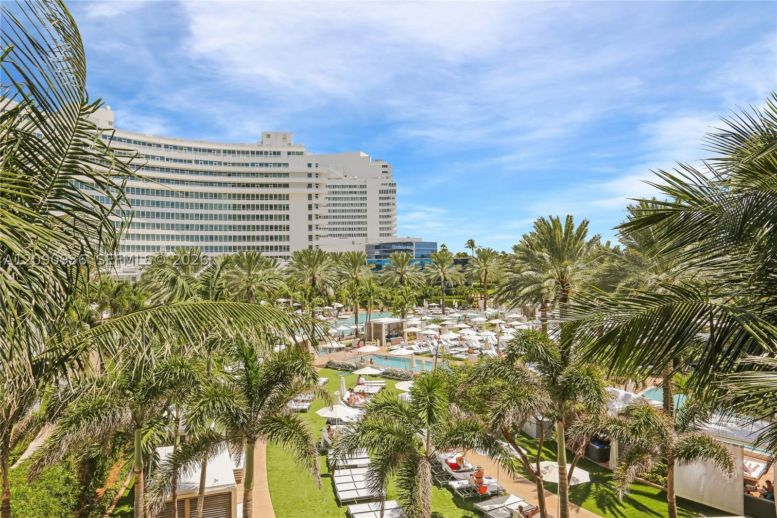 Real estate property located at 4391 Collins Ave #307, Miami-dade, Fontainebleau Iii, Miami Beach, FL