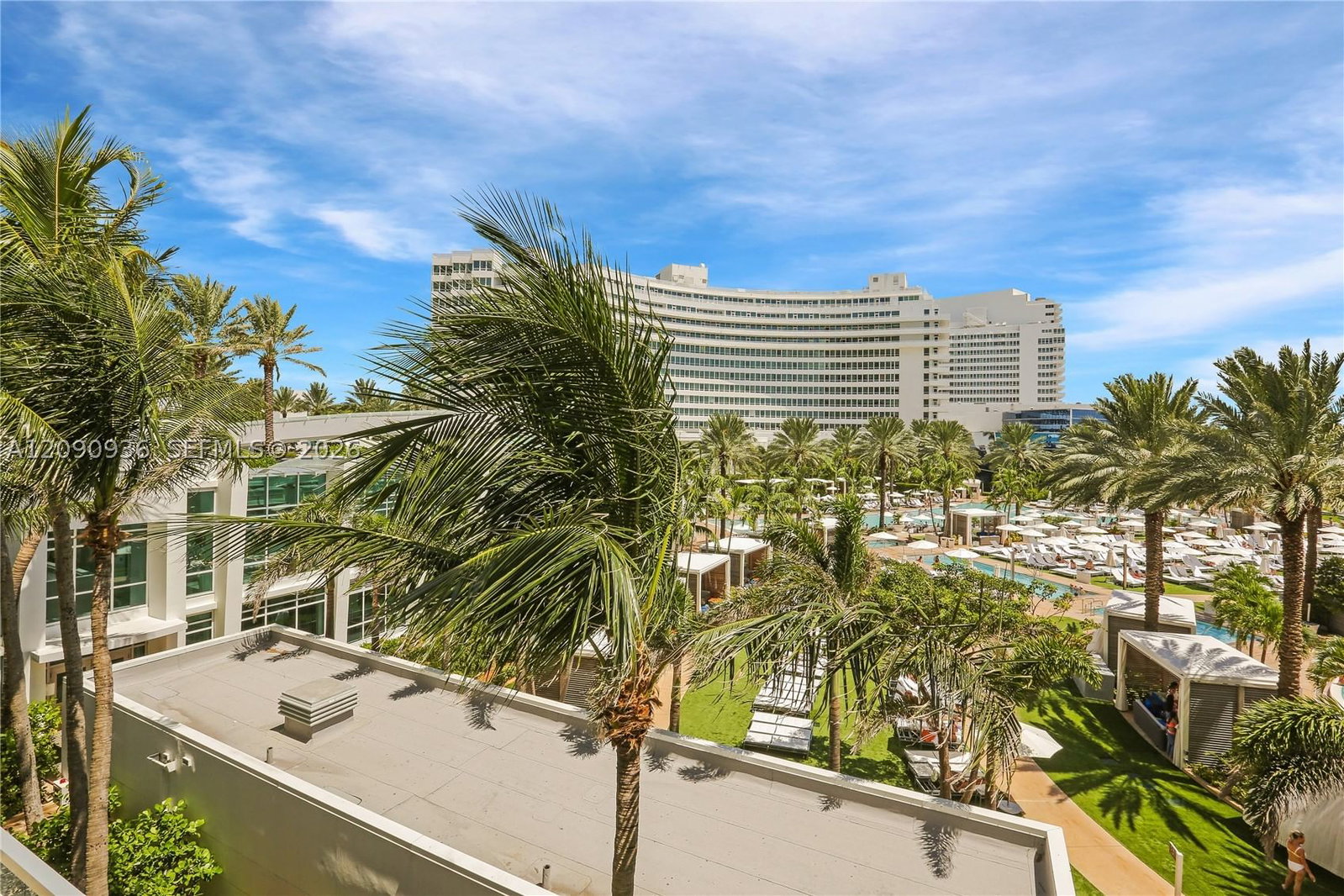 Real estate property located at 4391 Collins Ave #307, Miami-dade, Fontainebleau Iii, Miami Beach, FL
