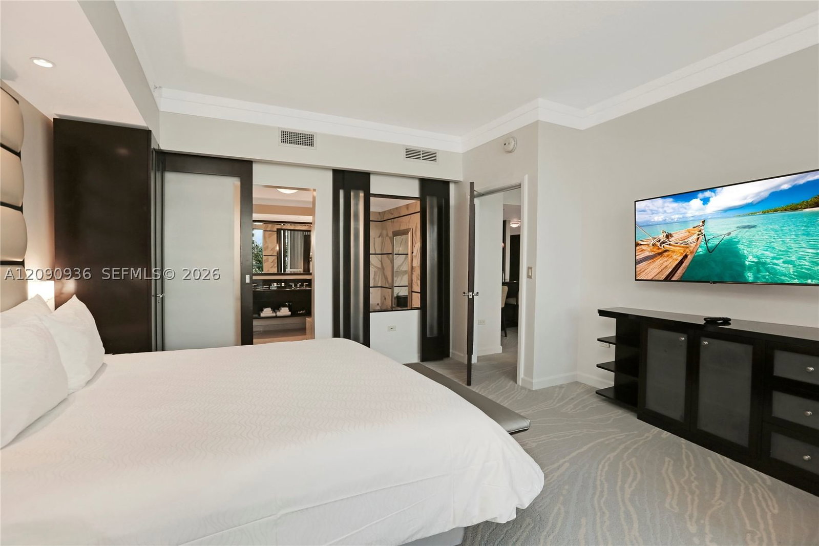 Real estate property located at 4391 Collins Ave #307, Miami-dade, Fontainebleau Iii, Miami Beach, FL