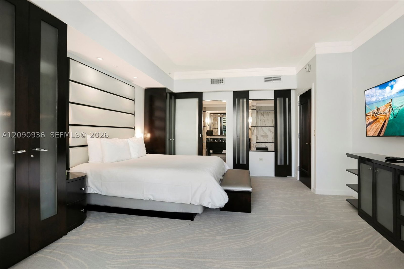 Real estate property located at 4391 Collins Ave #307, Miami-dade, Fontainebleau Iii, Miami Beach, FL