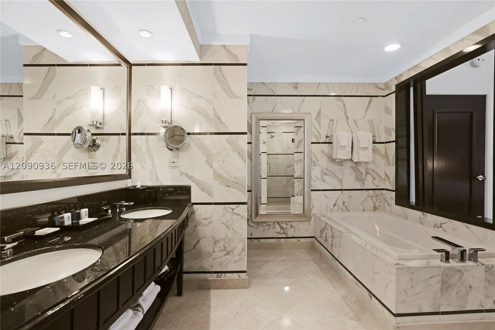 Real estate property located at 4391 Collins Ave #307, Miami-dade, Fontainebleau Iii, Miami Beach, FL
