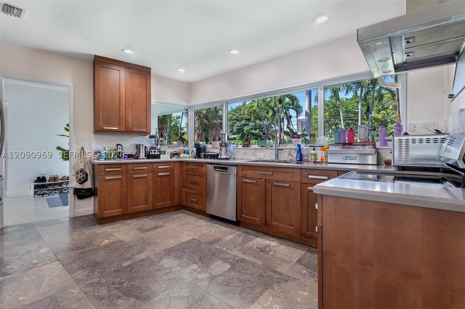 Real estate property located at 9217 Bay Dr, Miami-dade, Altos Del Mar No 5, Surfside, FL