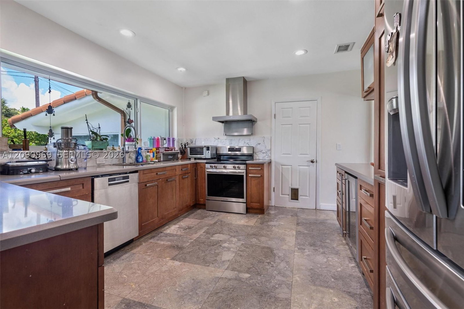 Real estate property located at 9217 Bay Dr, Miami-dade, Altos Del Mar No 5, Surfside, FL