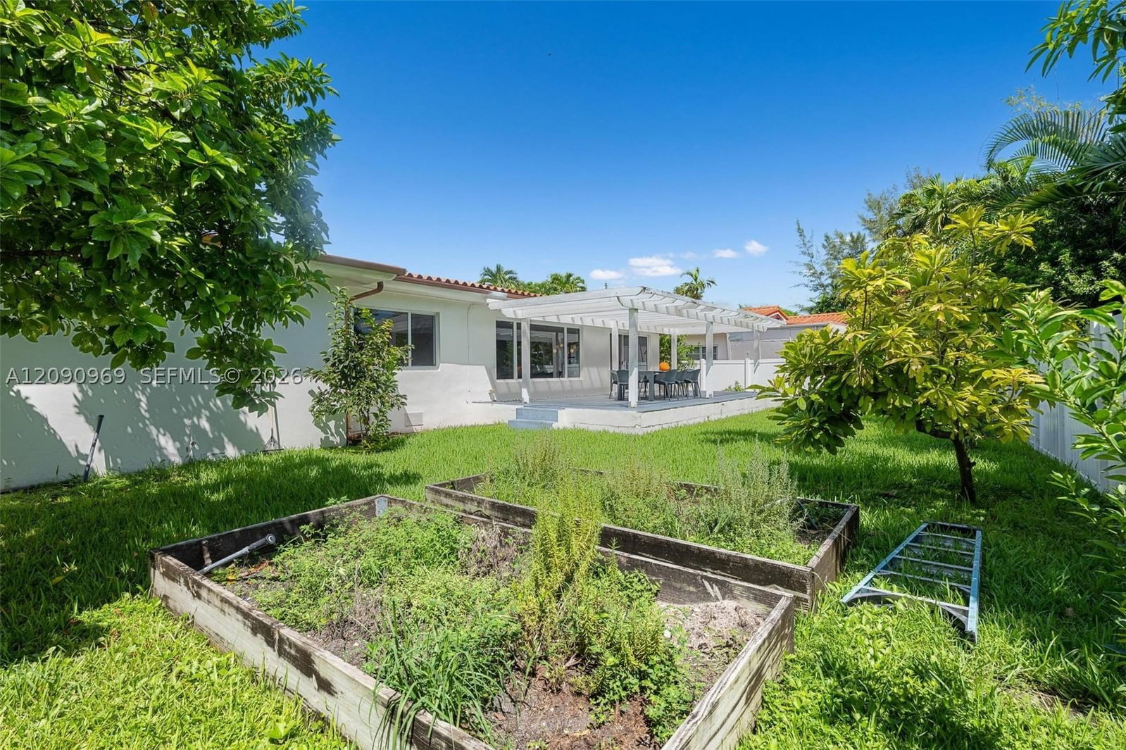 Real estate property located at 9217 Bay Dr, Miami-dade, Altos Del Mar No 5, Surfside, FL