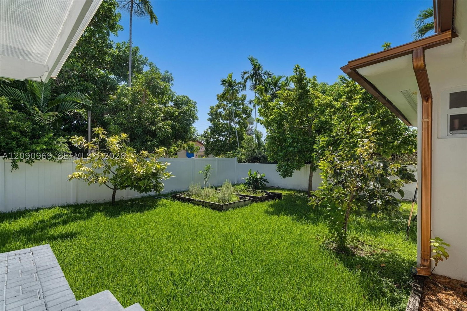 Real estate property located at 9217 Bay Dr, Miami-dade, Altos Del Mar No 5, Surfside, FL
